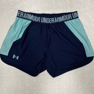 Under Armour Shorts with pockets (Small)